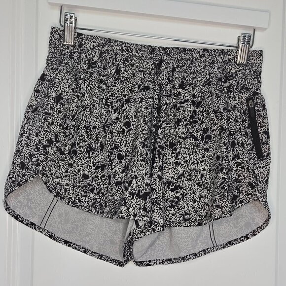 Lululemon Tracker Short V *4" - 8 Sporadic Black Rhino Grey - Picture 3 of 6